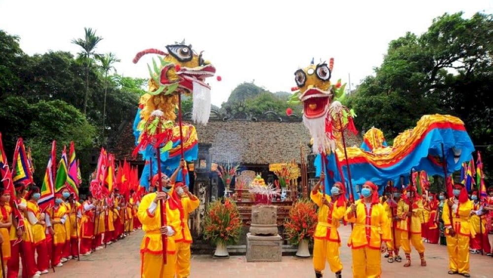 Hoa Lu Ancient Capital holds numerous traditional festivals to honor and commemorate the kings and national heroes